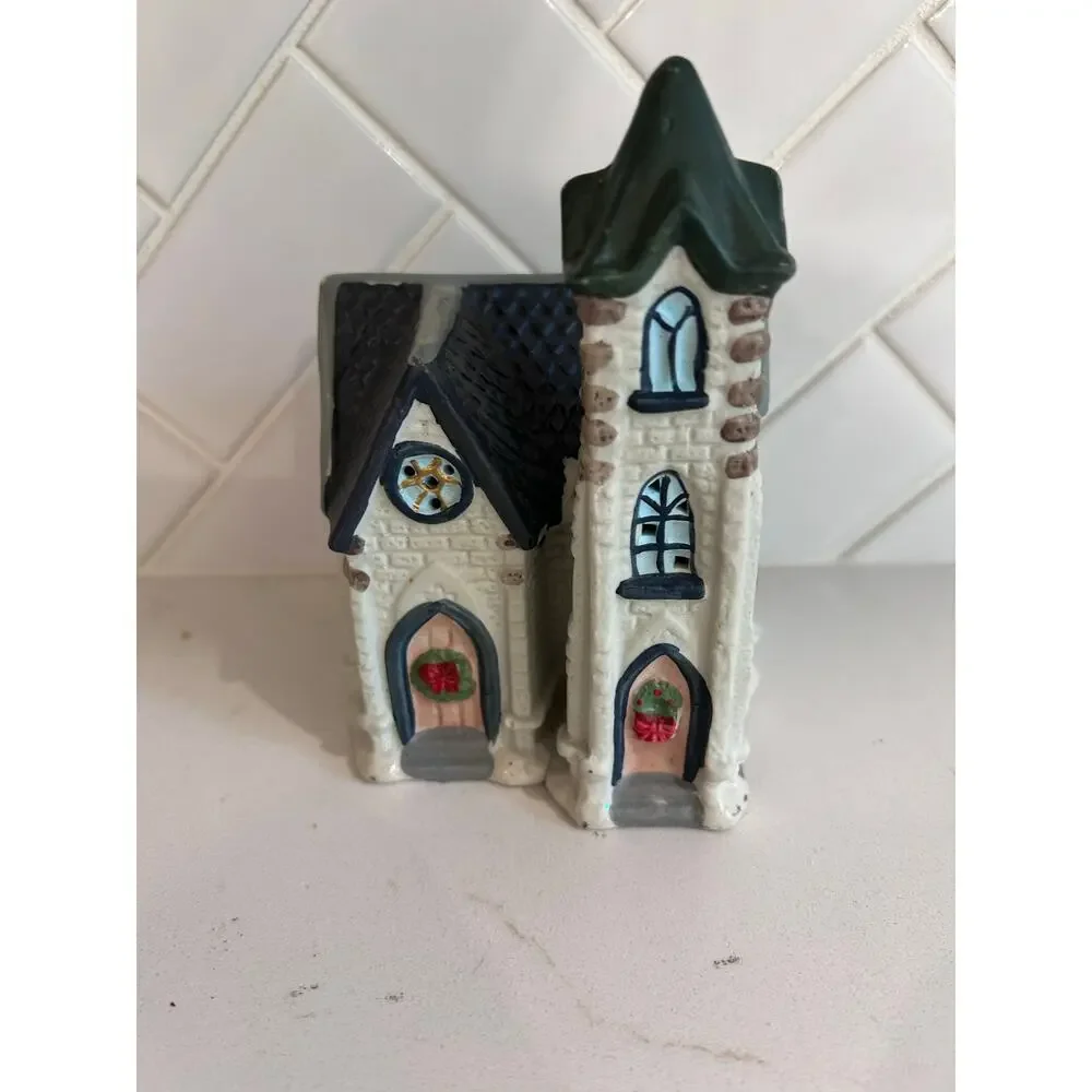 VTG 2001 Cobblestone Corners Hope Community Church Christmas Village Figurine